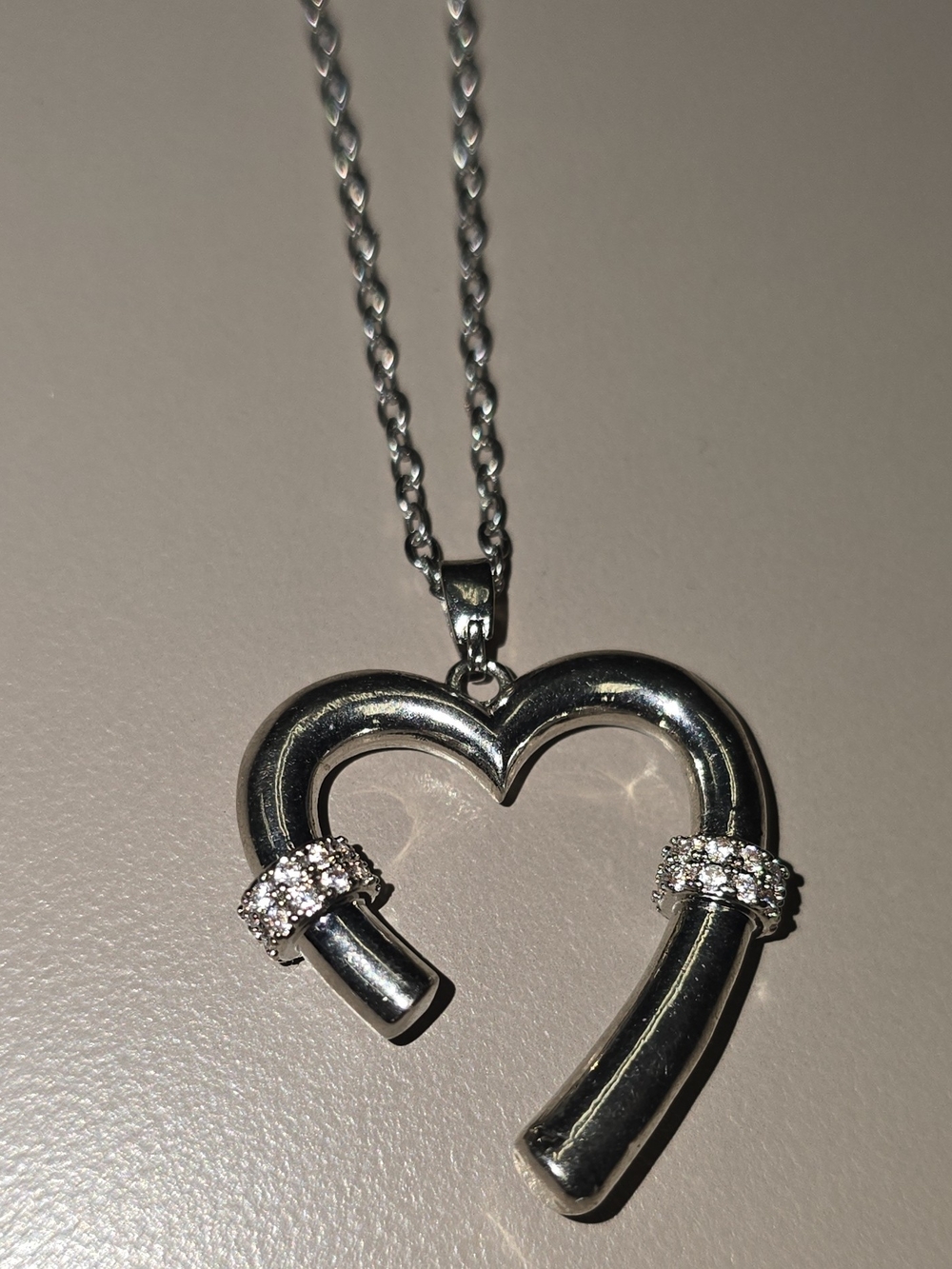 NWOT Stainless Steel Open Heart Pendant Necklace Silver Tone Rhinestone Accents